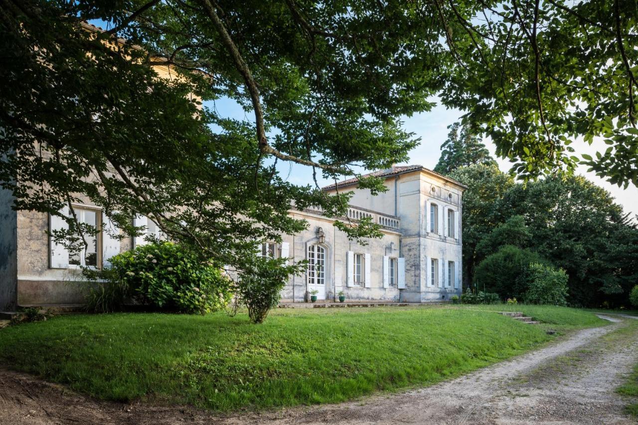 Chateau Le Mejean Pessac-sur-Dordogne Bagian luar foto
