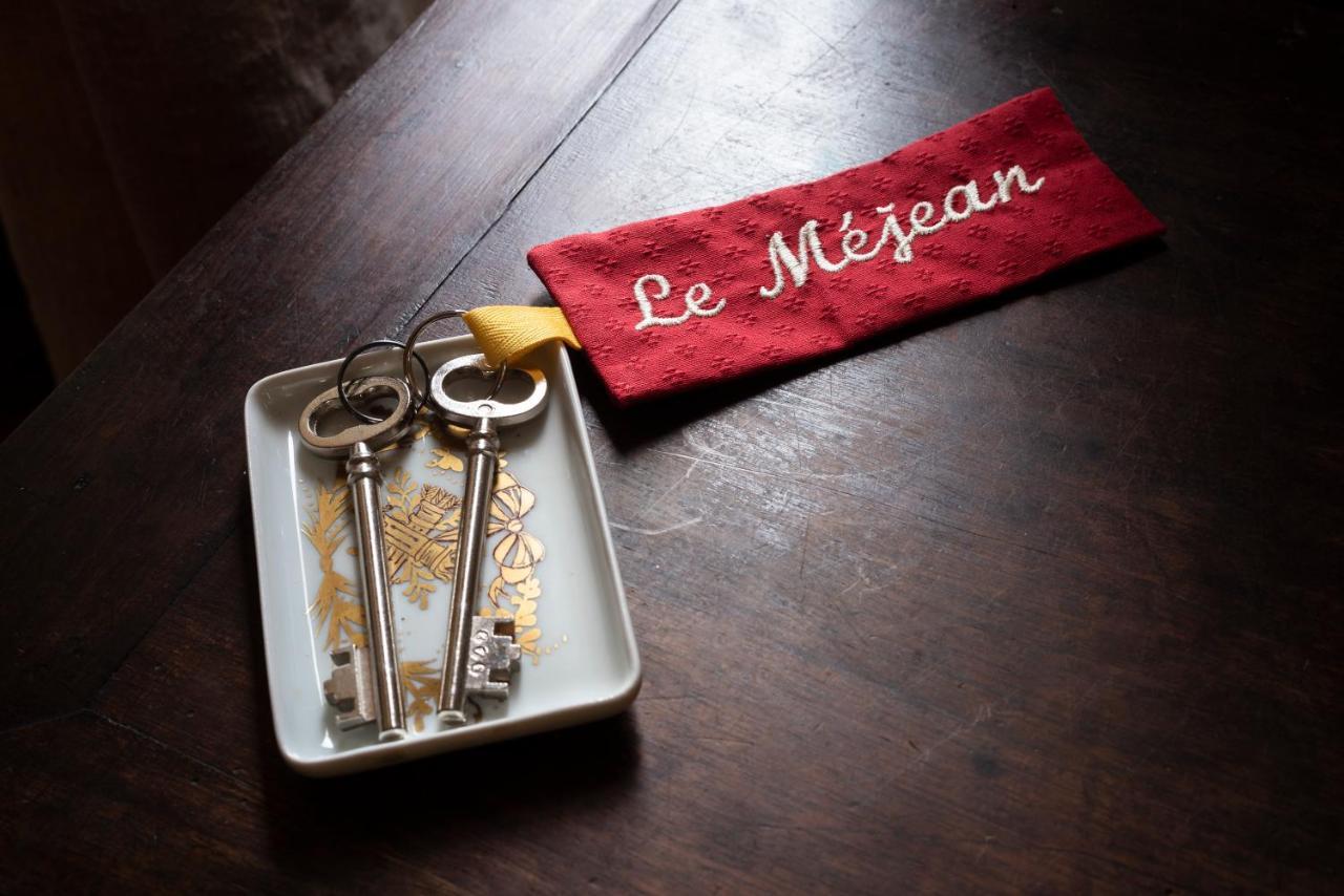Chateau Le Mejean Pessac-sur-Dordogne Bagian luar foto