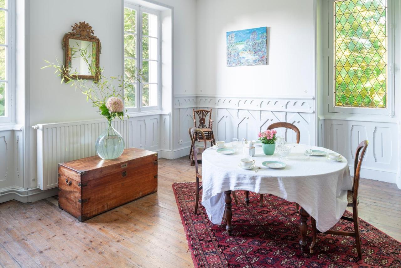 Chateau Le Mejean Pessac-sur-Dordogne Bagian luar foto